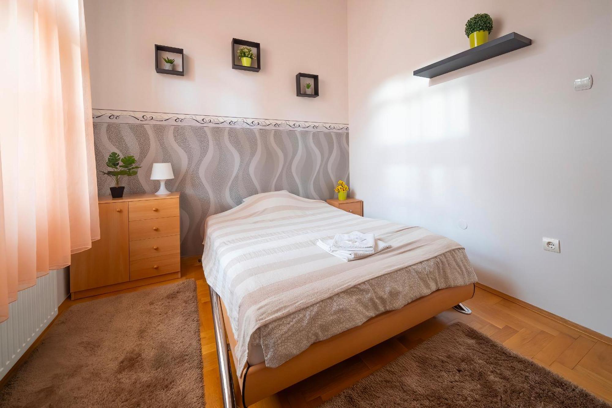 Tomka Apartman Szeged Exterior foto