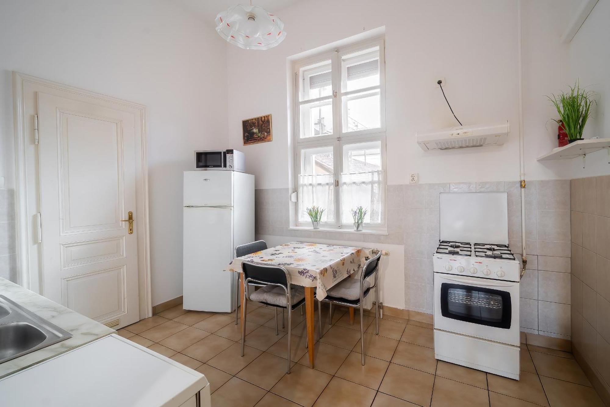 Tomka Apartman Szeged Exterior foto