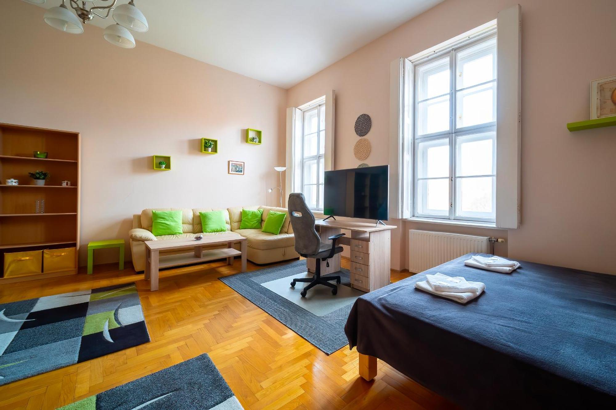 Tomka Apartman Szeged Exterior foto