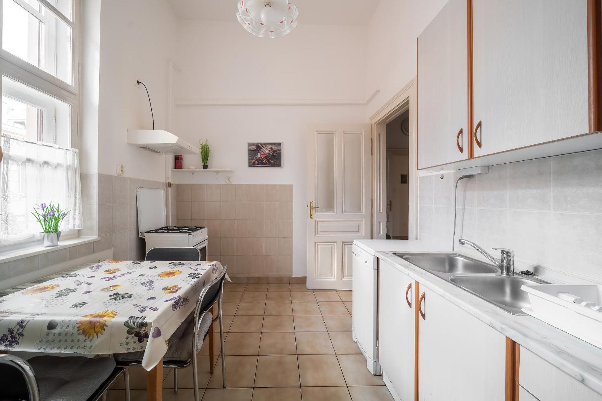 Tomka Apartman Szeged Exterior foto